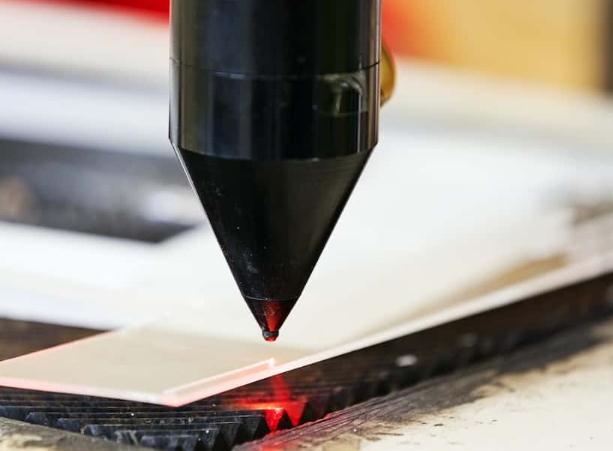 鈑金加工-激光切割中心