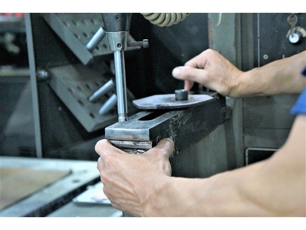 五金沖壓加工廠家-誠(chéng)瑞豐