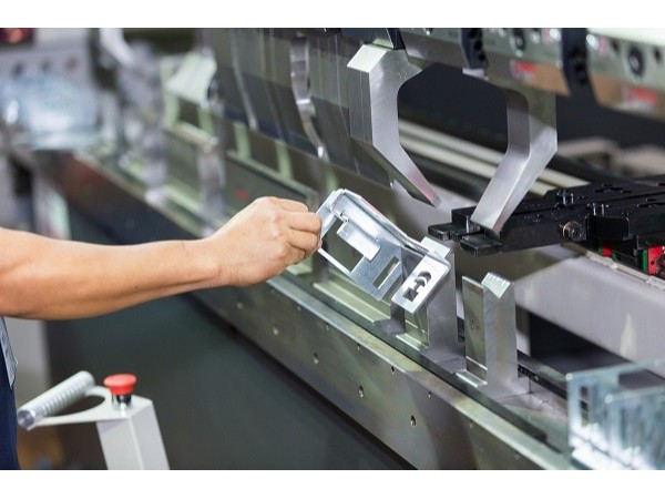 湛江鈑金加工廠家的模具設(shè)計及汽車件報價